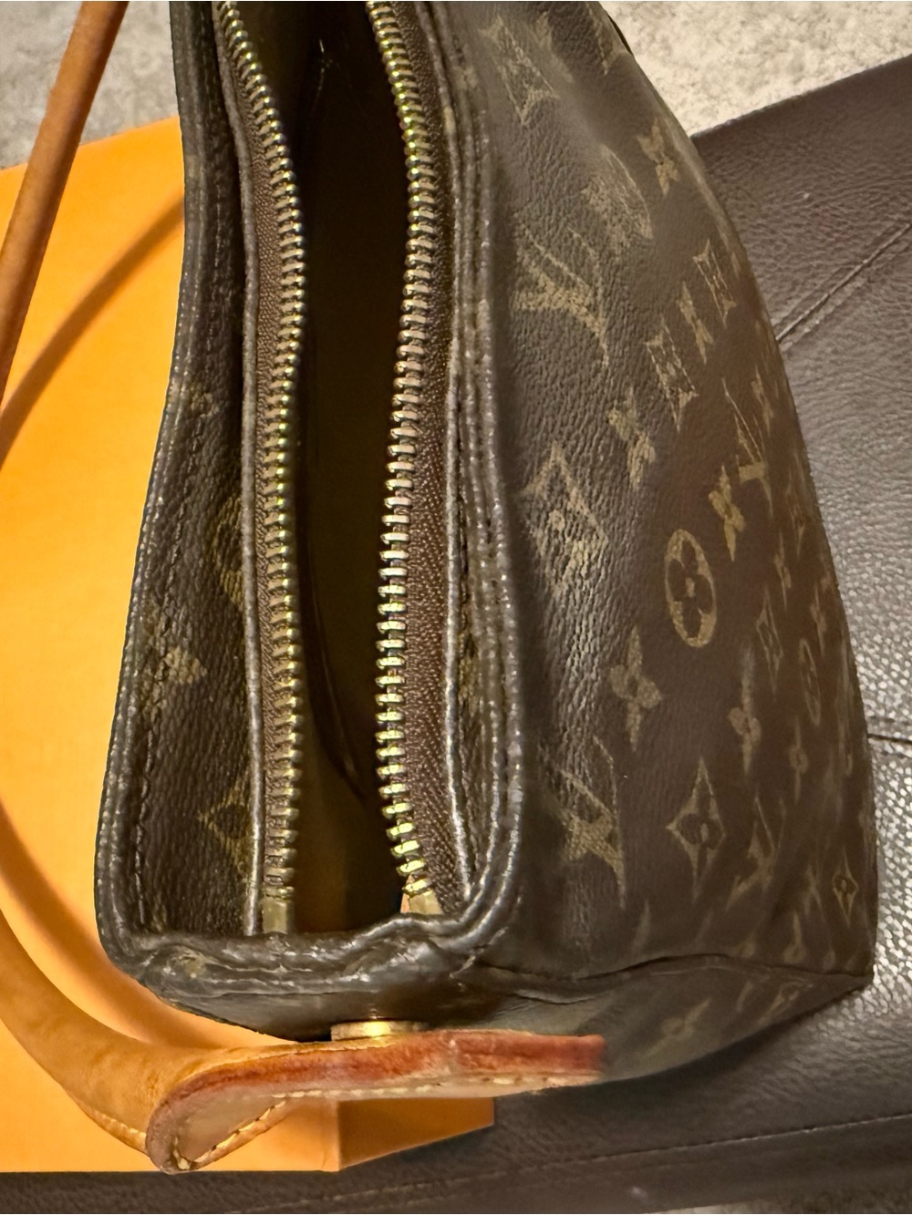 Louis Vuitton Monogram Canvas Shoulder Bag with Tan Handle - Picture 2 of 9